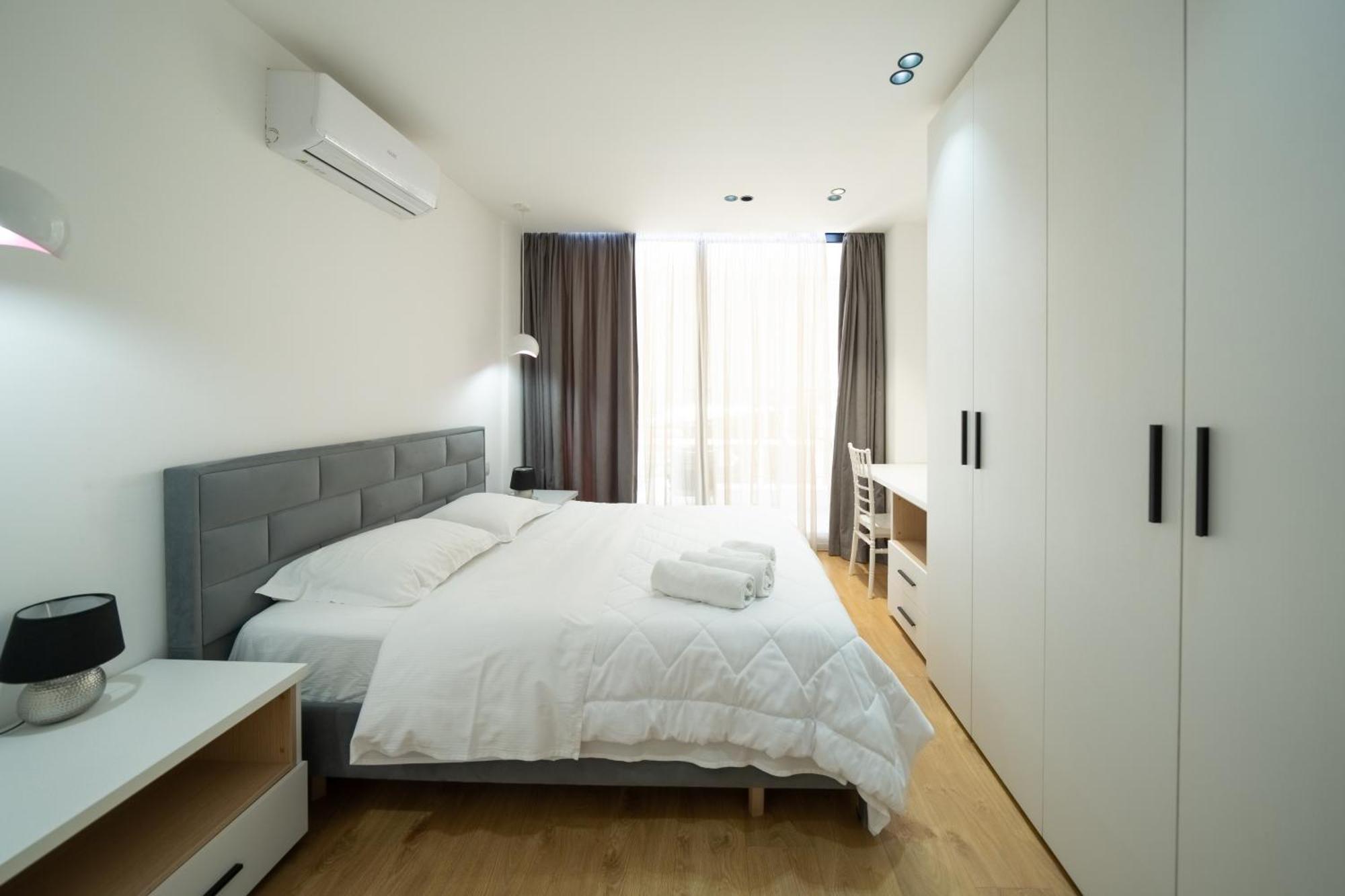 Cosy Urban Central Apartment Tirana Exterior foto